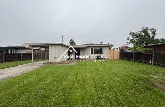 Fruitridge Manor 3bd/1ba House photos photos