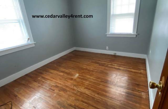 3 Bedroom 1 Bath 517 Center St Waterloo IA Gallery 4
