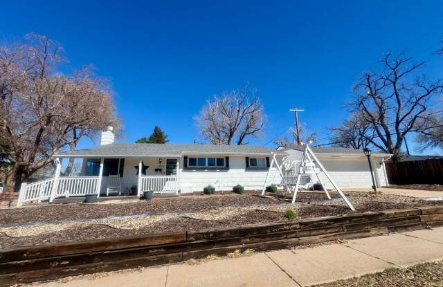 Charming 3 Bedroom in Knob Hill with views of Pikes Peak photos photos