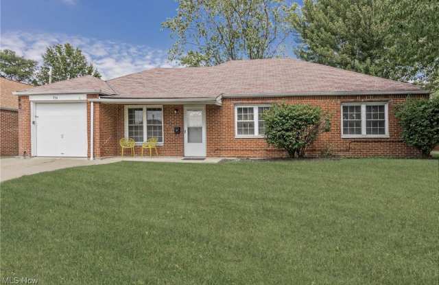 754 Hemlock Drive photos photos
