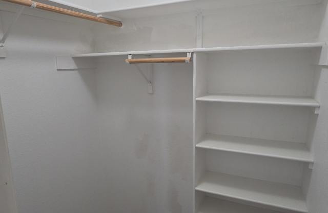 15505 Omro Cove Gallery 2