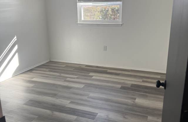 3739 Southway Dr - Apt 38 Gallery 2