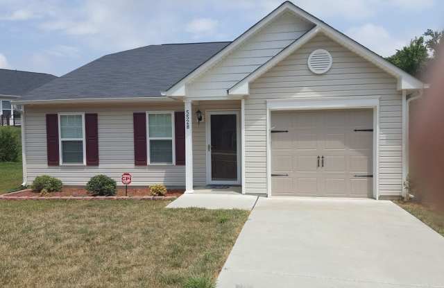 Charlotte Home for Rent - 5528 Lee Marie Lane, Charlotte, NC 28269
