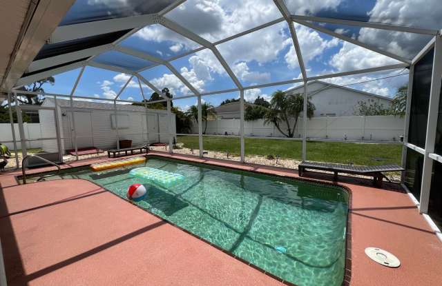 FURNISHED SHORT TERM SEASONAL RENTAL - 2 Bed / 2 Bath - Single Family, Pool Home (Heated) - $3,300/month Gallery 4