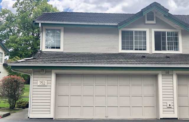 752 122nd Ave NE Unit 1 - 752 122nd Ave NE, Bellevue, WA 98005