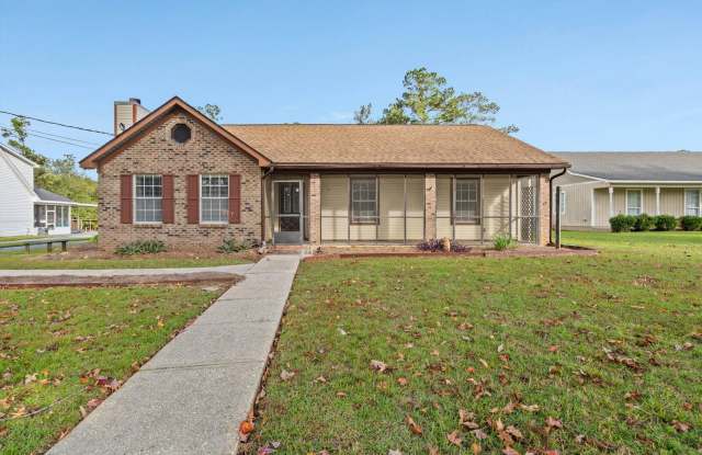 Charming Fairhope Home for Rent – Convenient Location & Great Outdoor Space! Gallery 3
