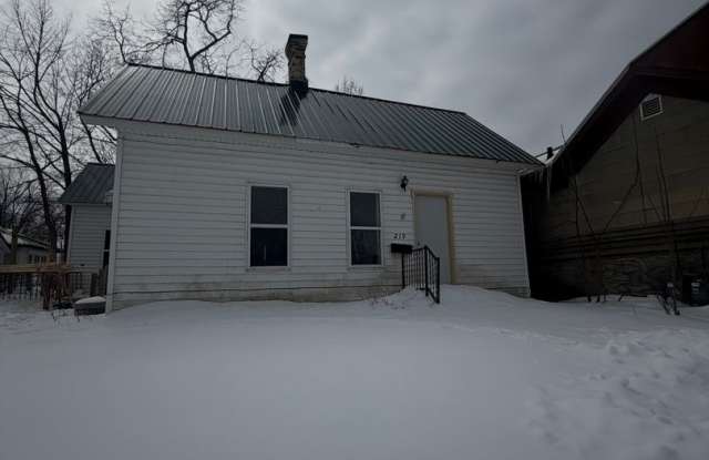 219 Randall St Eau Claire, WI 54703 photos photos