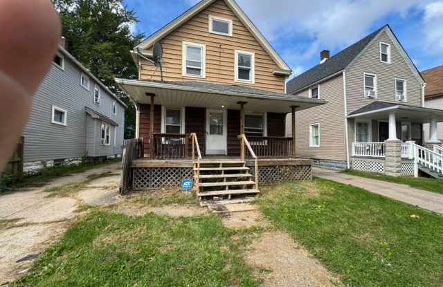 Beautifully Renovated Home in Prime Location Gallery 4