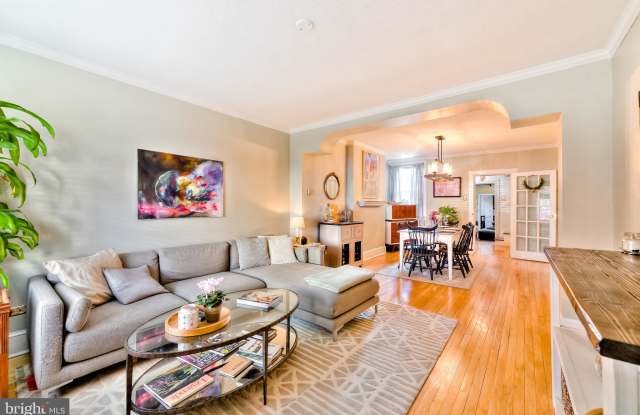 1731 BANK STREET Gallery 2