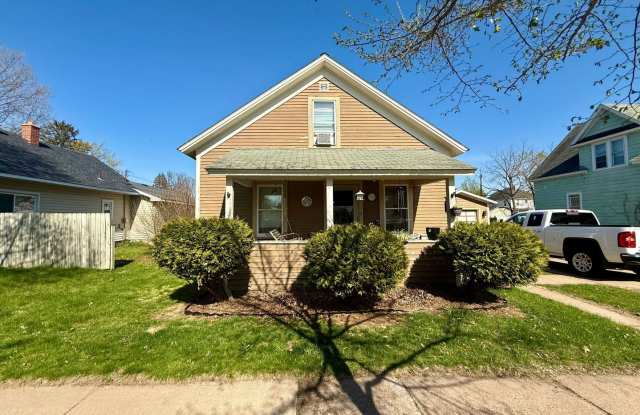 3 Bed 1 Bath Single Family Home in Wausau - 1005 South 5th Avenue, Wausau, WI 54401