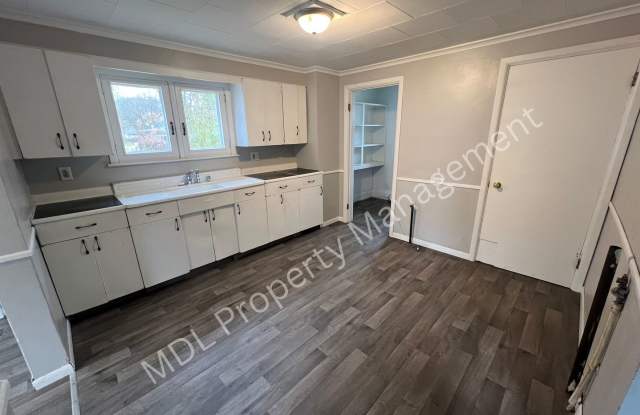 Spacious 5-Bedroom Home- This won't last long- Call NOW 989-895-1590 photos photos Spacious 5-Bedroom Home- This won't last long- Call NOW 989-895-1590 photos photos