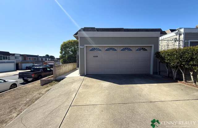 Comfortable 4-Bedroom, 2.5-Bath Home with Primary Suite  2-Car Garage photos photos