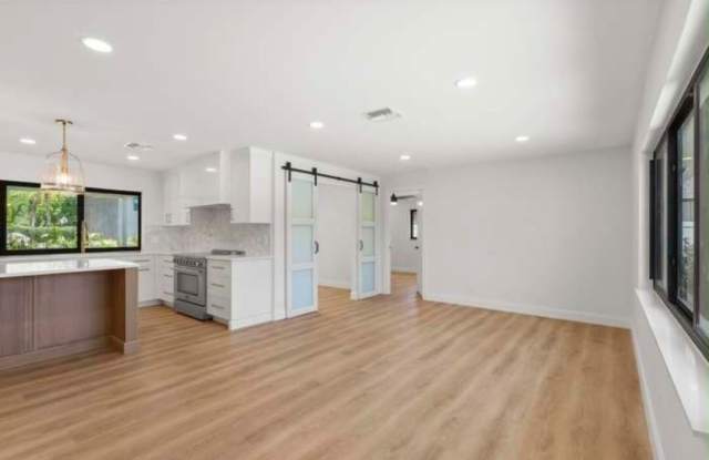 128 W NORFOLK Road Gallery 2