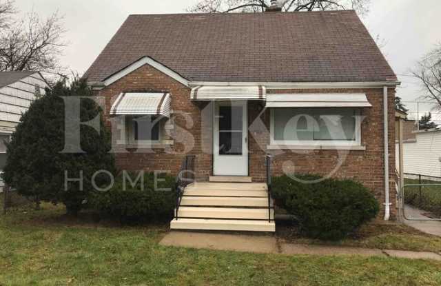 1491 Forest Avenue photos photos