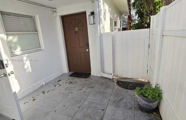 5712 Hollywood Blvd photos photos
