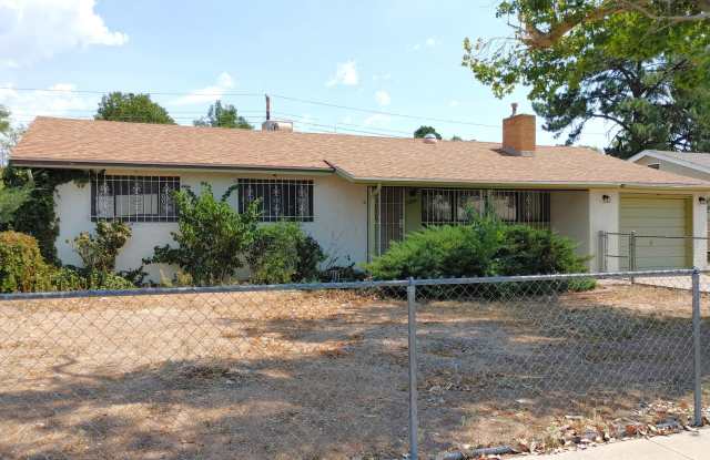 Centrally Located 3 Bedroom 1 Bathroom In The NE Gallery 1