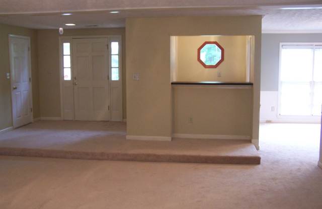 100 Spring Creek Ct Gallery 3