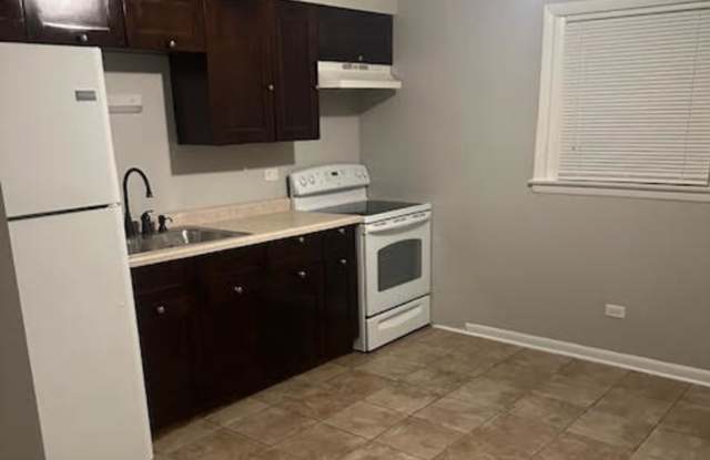 14502 Cottage Grove Avenue Gallery 4