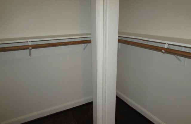 472 OLD ORCHARD CIRCLE Gallery 3