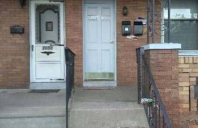 1653 Bridge Street Gallery 1