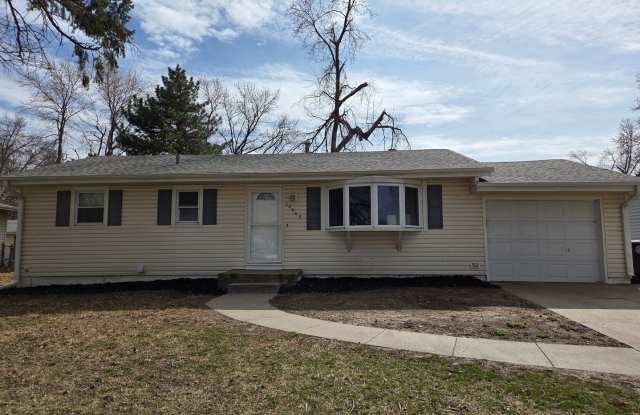 Newly remodeled 4/2/2 with fenced in backyard photos photos