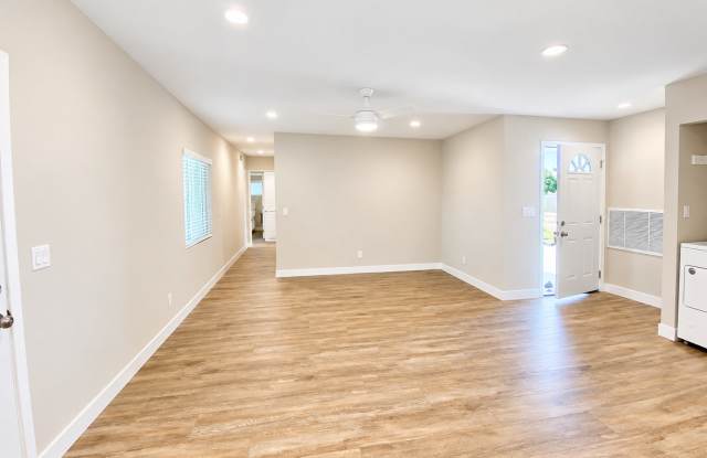 Sleek, modern and beautiful!  4 Bedrooms, 2 Bathrooms Gallery 3