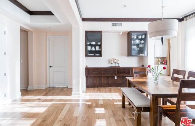 6241 CRESCENT Gallery 4