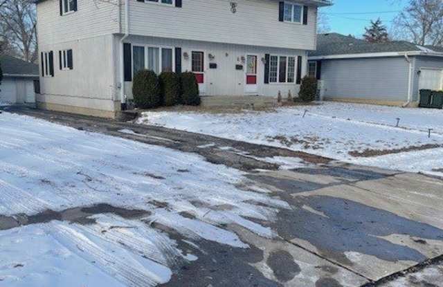 9 Railroad Street photos photos