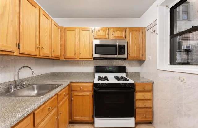 488 Ocean Pkwy Apt 2E photos photos