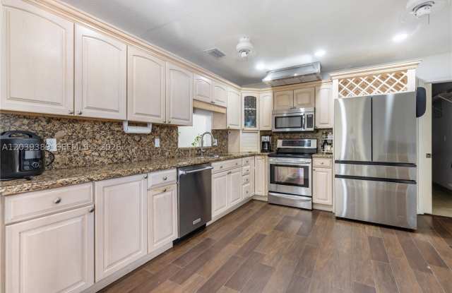 19323 Carolina Cir photos photos