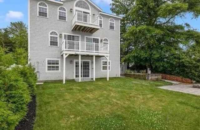 67 Lawrence Court - 67 Lawrence Court, Newport County, RI 02878