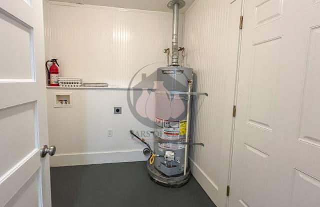 *$750 in Free Rent - Adorable South Salem Home Move-in Ready Gallery 4