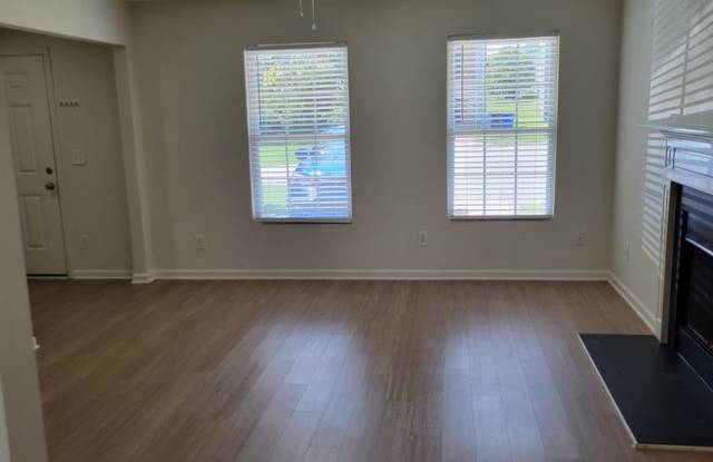 Wonderful 3br/2.5ba home, Avail Now! Gallery 4