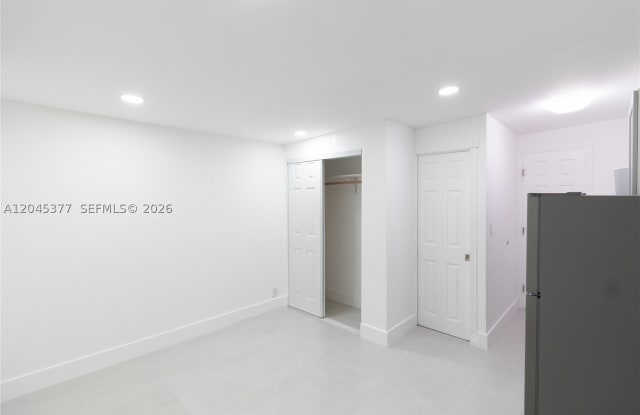 5803 Buchanan St Gallery 4