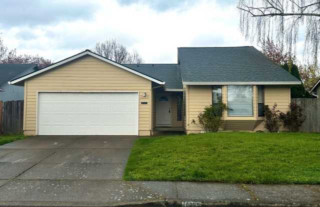 Terrific Bethany home with fully fenced backyard- recent updates! photos photos