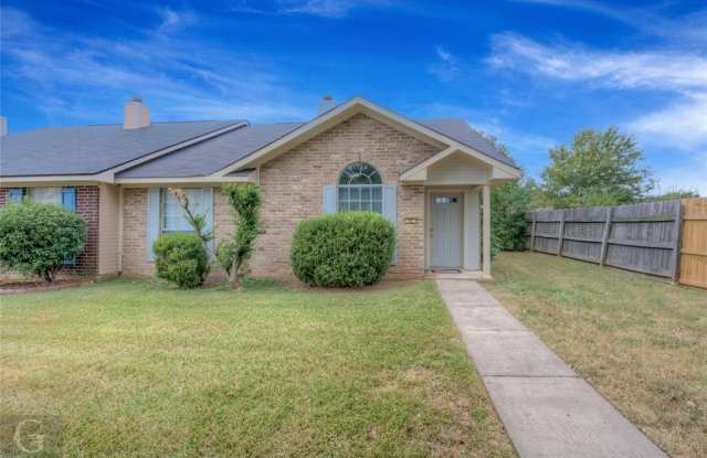 5005 Longstreet Place photos photos