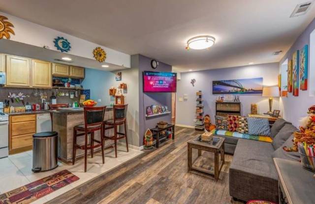 6433 S Kenwood Ave - 6433 South Kenwood Avenue, Chicago, IL 60637