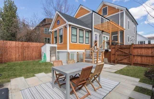 409 Norfolk St photos photos