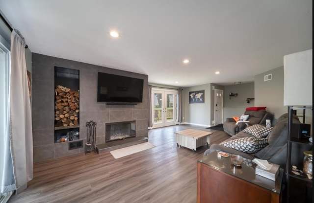 302 HEIGHTS DR photos photos