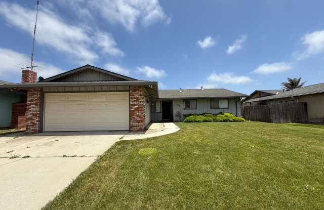 Charming North Salinas 3BR/2BA with Private Yard and Garage photos photos
