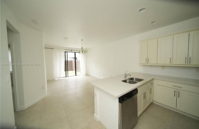 10457 NW 61st Street, Doral, FL 33178 Gallery 4