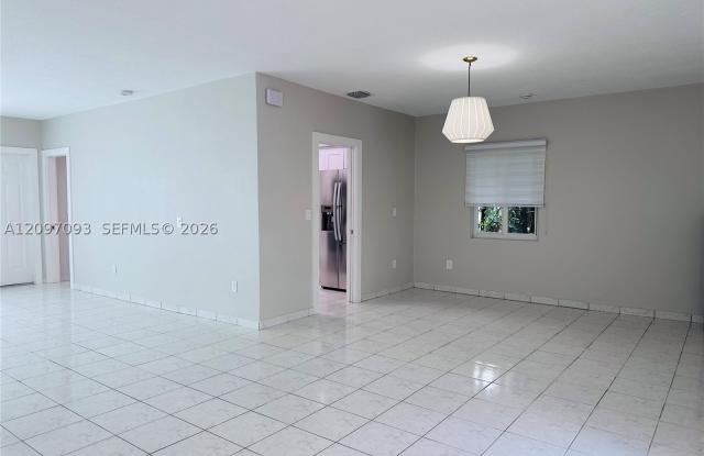 1602 Micanopy Ave Gallery 3
