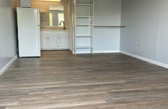 Studio Apartment in Hollister Gallery 4