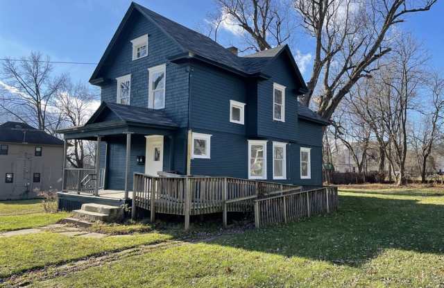 1006 Chittock Ave photos photos