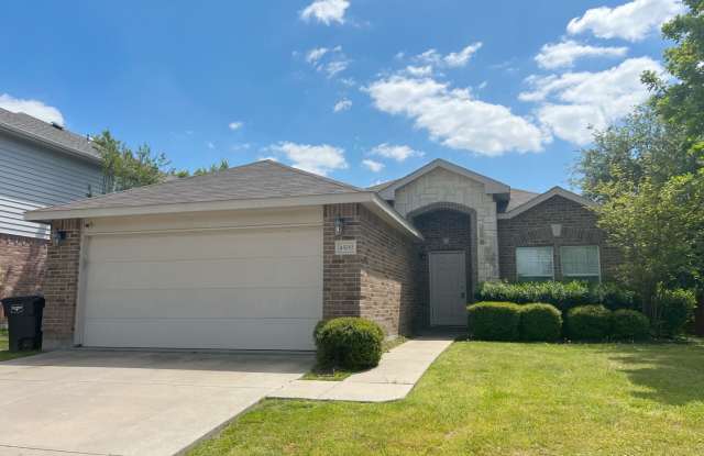 Spacious 3-2-2 on a corner lot in Fort Worth! - 4500 Lacebark Lane, Fort Worth, TX 76244
