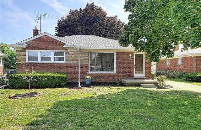 8842 Merriman Road Gallery 2