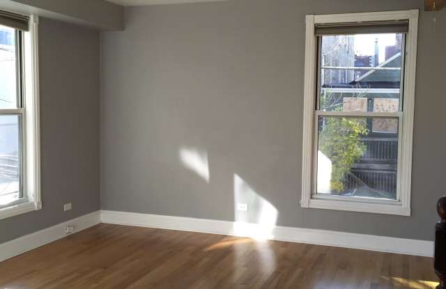 1308 North Greenview Avenue, 2R COACH Gallery 3