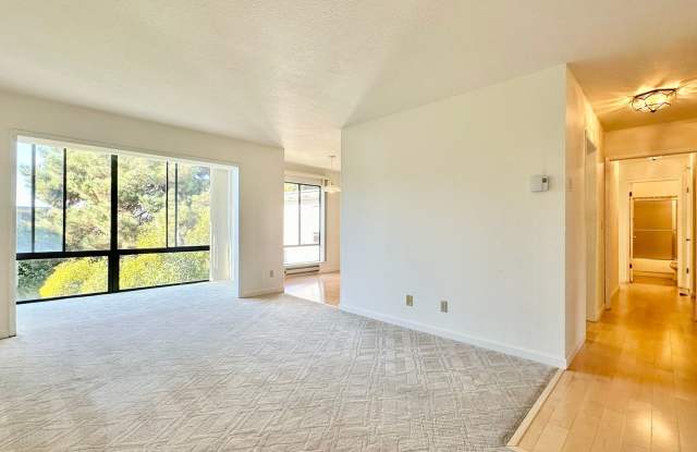 Top-floor with Storage Room  Huge Walk-In Closet photos photos