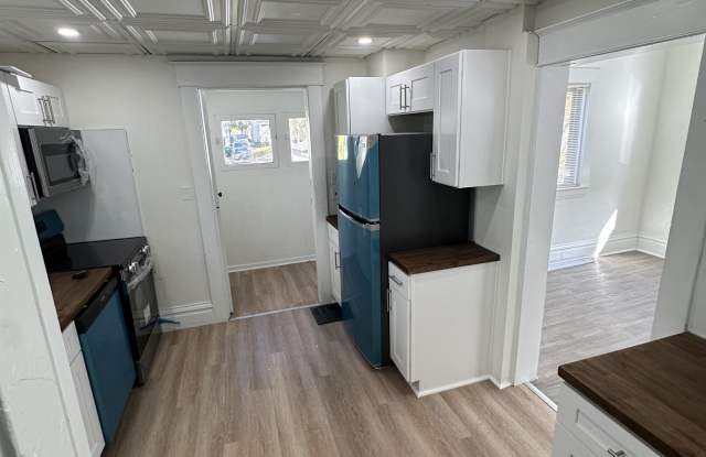 1023 Bement Street - 1023 Bement Street, Lansing, MI 48912