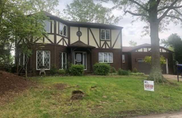 Old English Tudor Style Home in South Charleston photos photos Old English Tudor Style Home in South Charleston photos photos